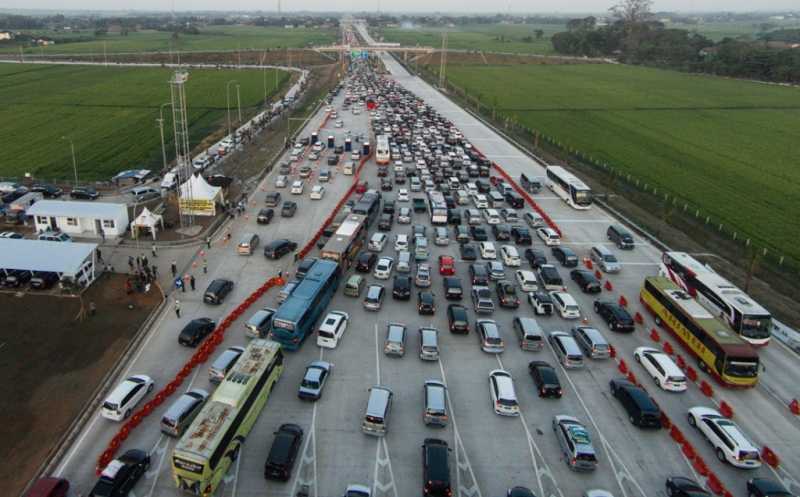 Imbas Arus Mudik, Kemacetan Terjadi di Sejumlah Titik Tol Japek-Cipali